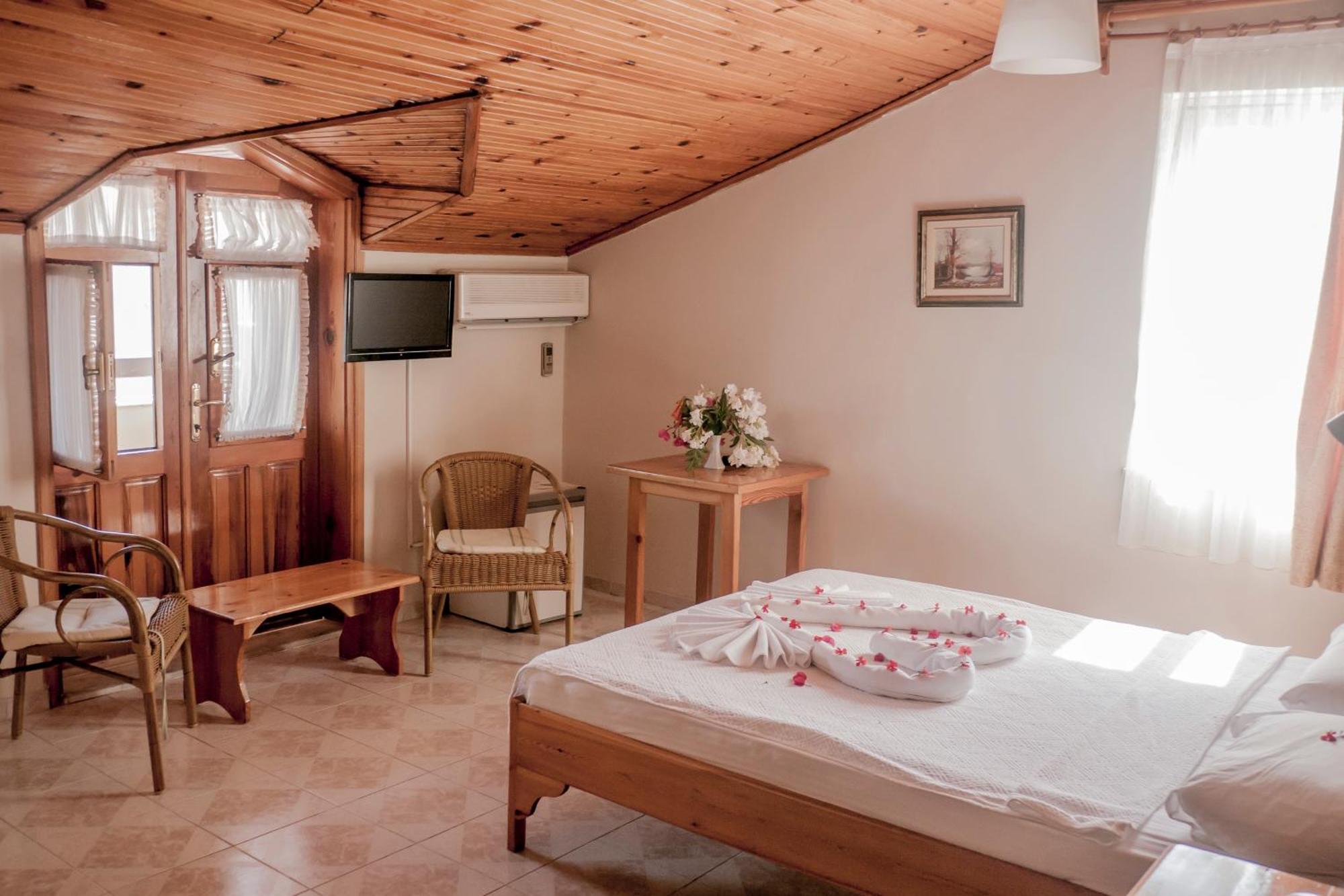 Double Room,709715158:JPEG